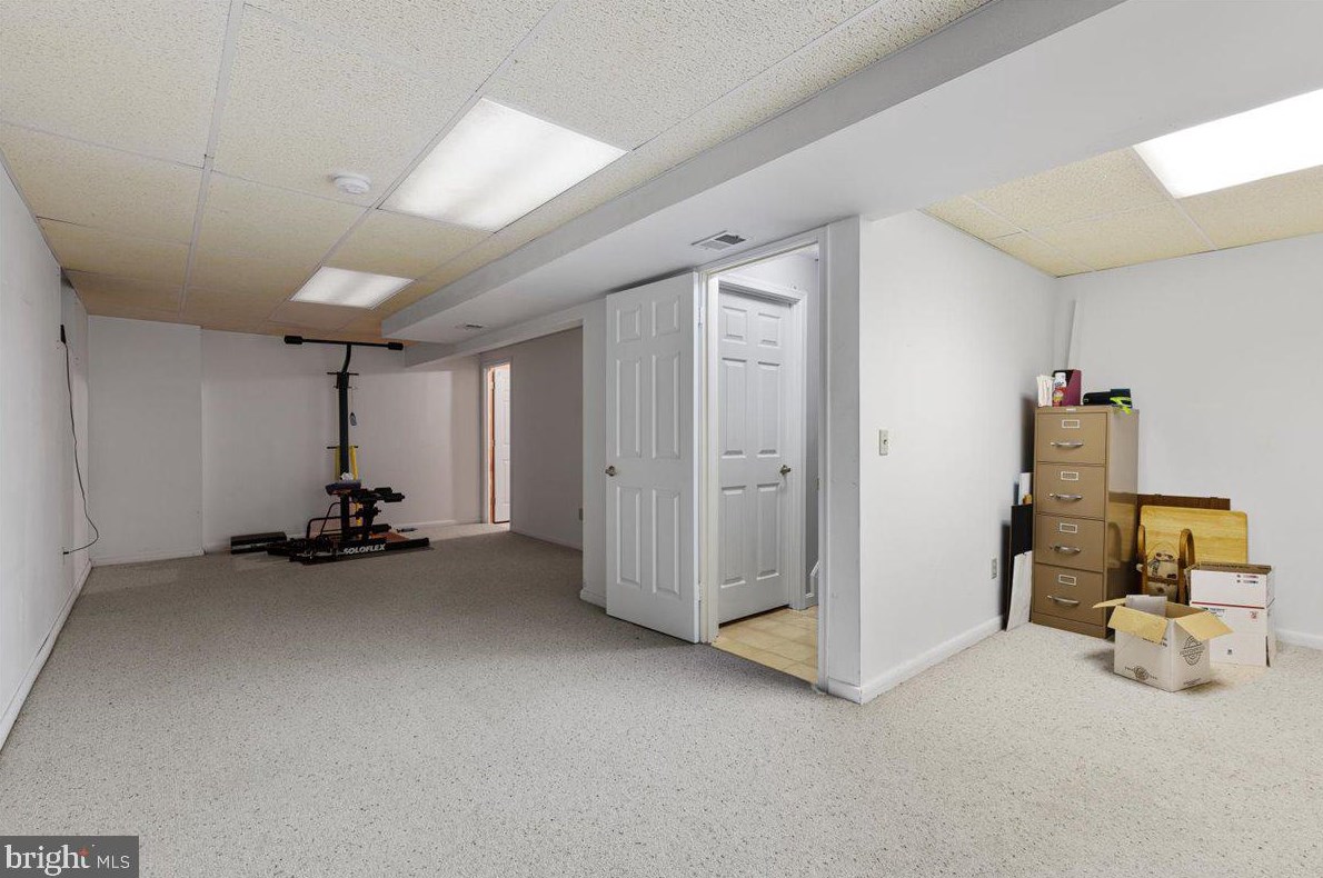 6510 Palisades Dr, Centreville VA  20121-3811 exterior