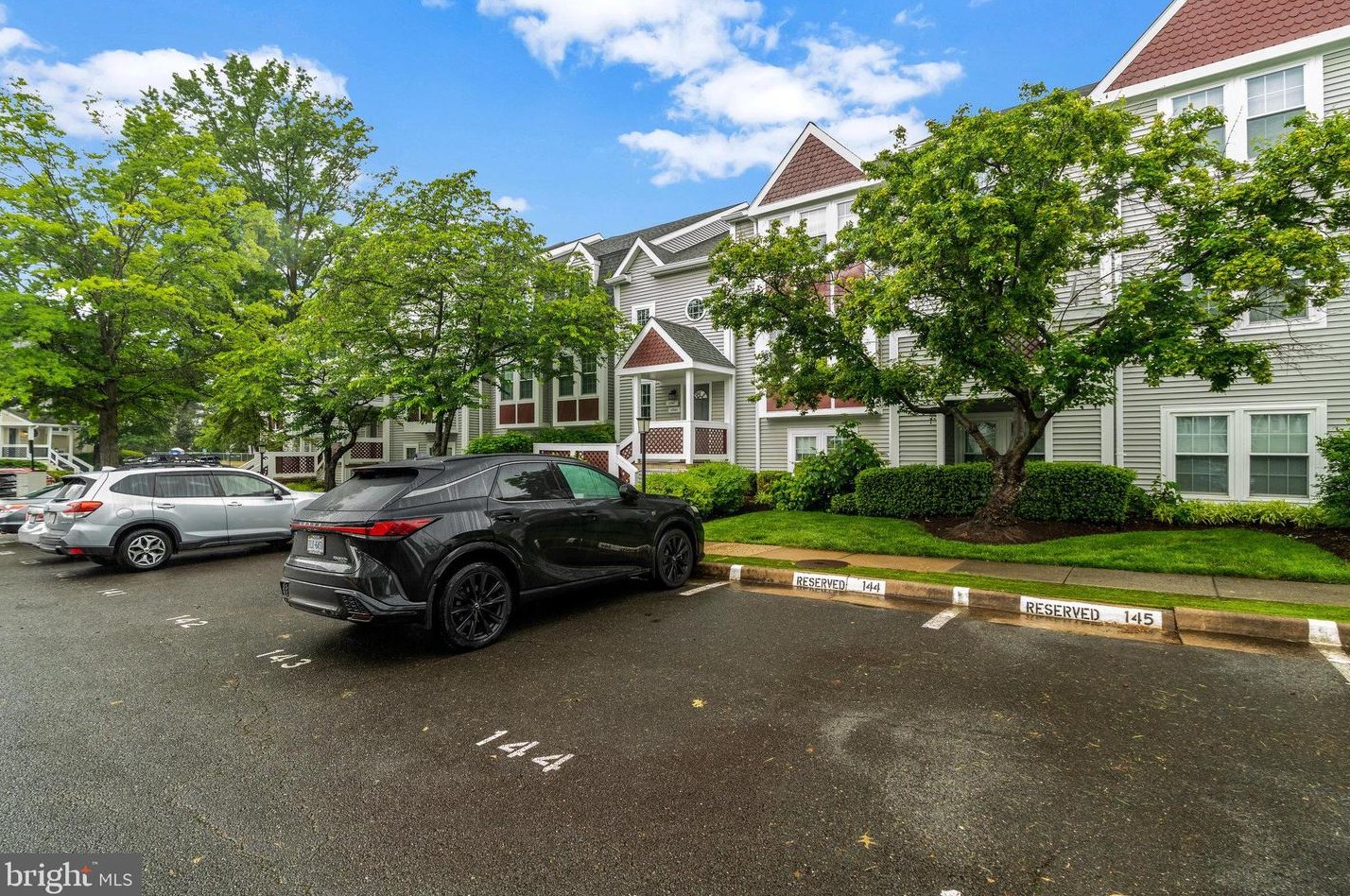 12947 Grays Pointe Rd, Fairfax VA  22033-2138 exterior
