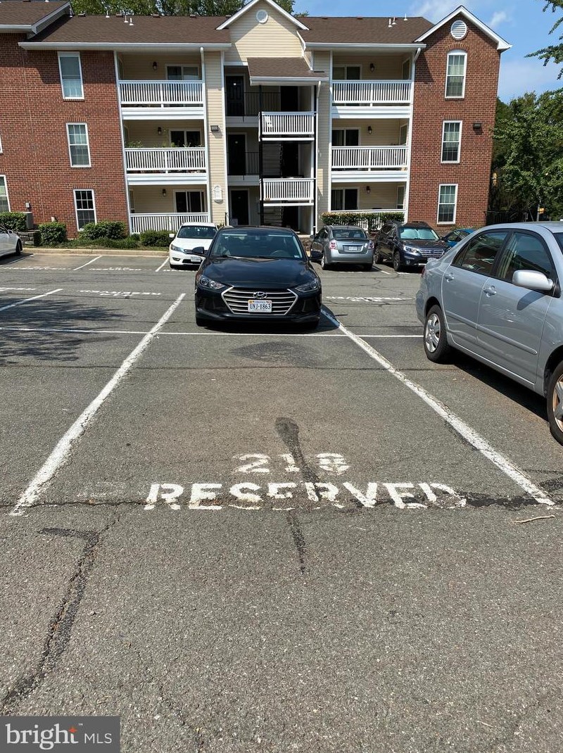 1537 Lincoln Way, Mc Lean VA  22102-5846 exterior