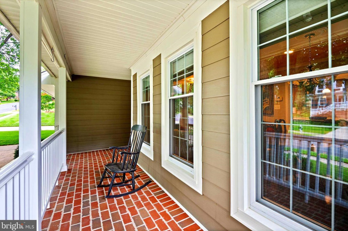 6211 Gentle Ln, Alexandria VA 22310-2260 exterior