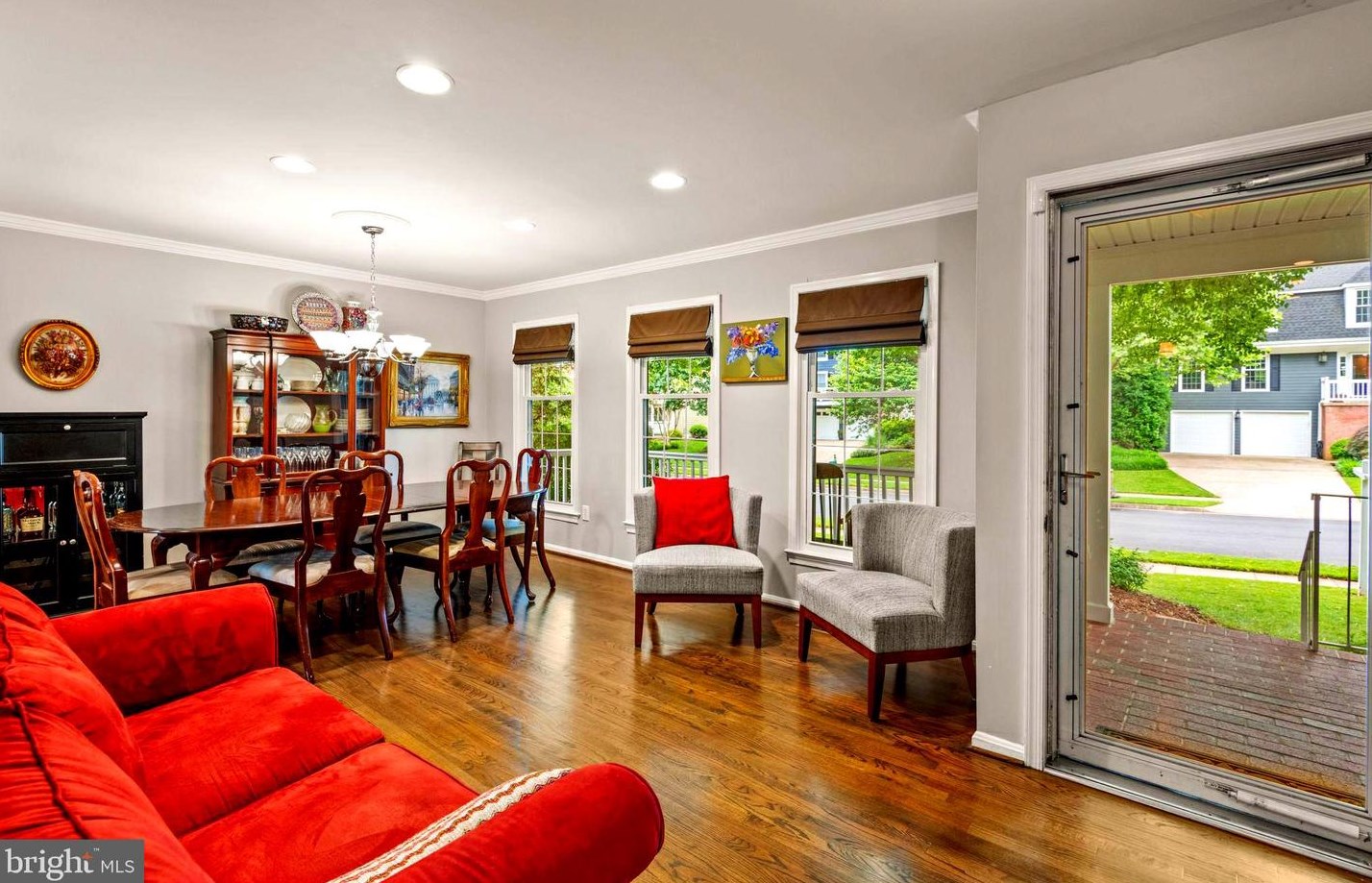 6211 Gentle Ln, Alexandria VA 22310-2260 exterior