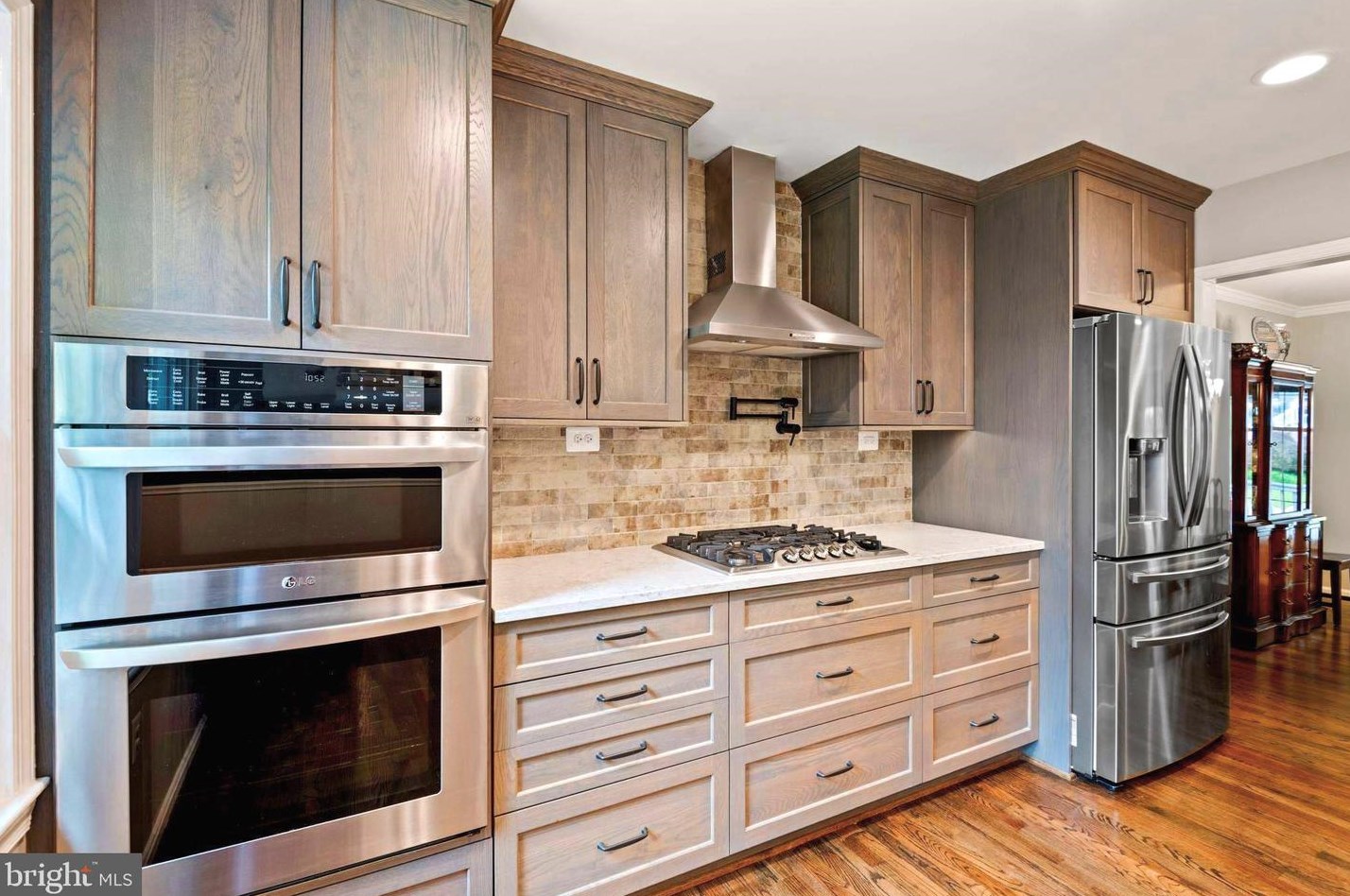 6211 Gentle Ln, Alexandria VA 22310-2260 exterior