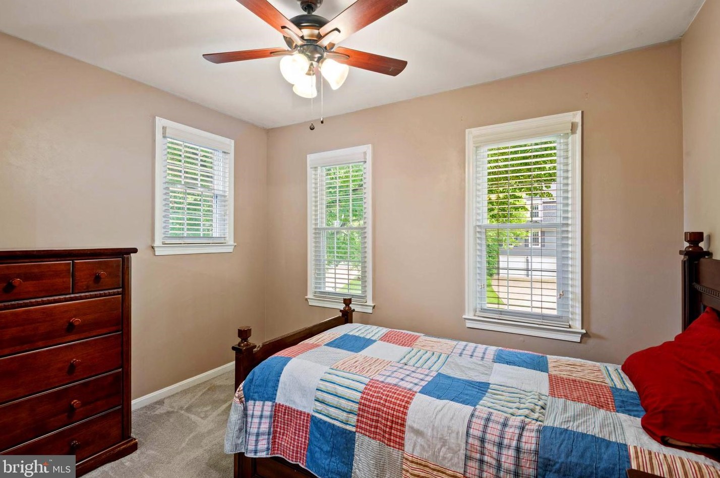 6211 Gentle Ln, Alexandria VA 22310-2260 exterior