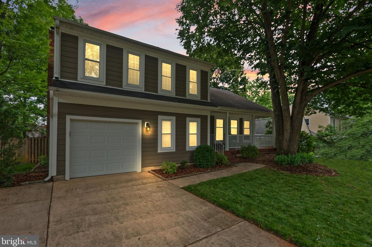 6211 Gentle Ln, Alexandria VA 22310-2260 exterior