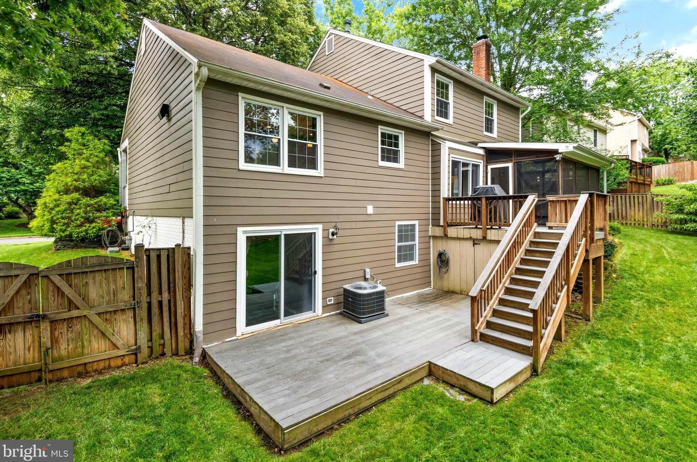 6211 Gentle Ln, Alexandria VA 22310-2260 exterior