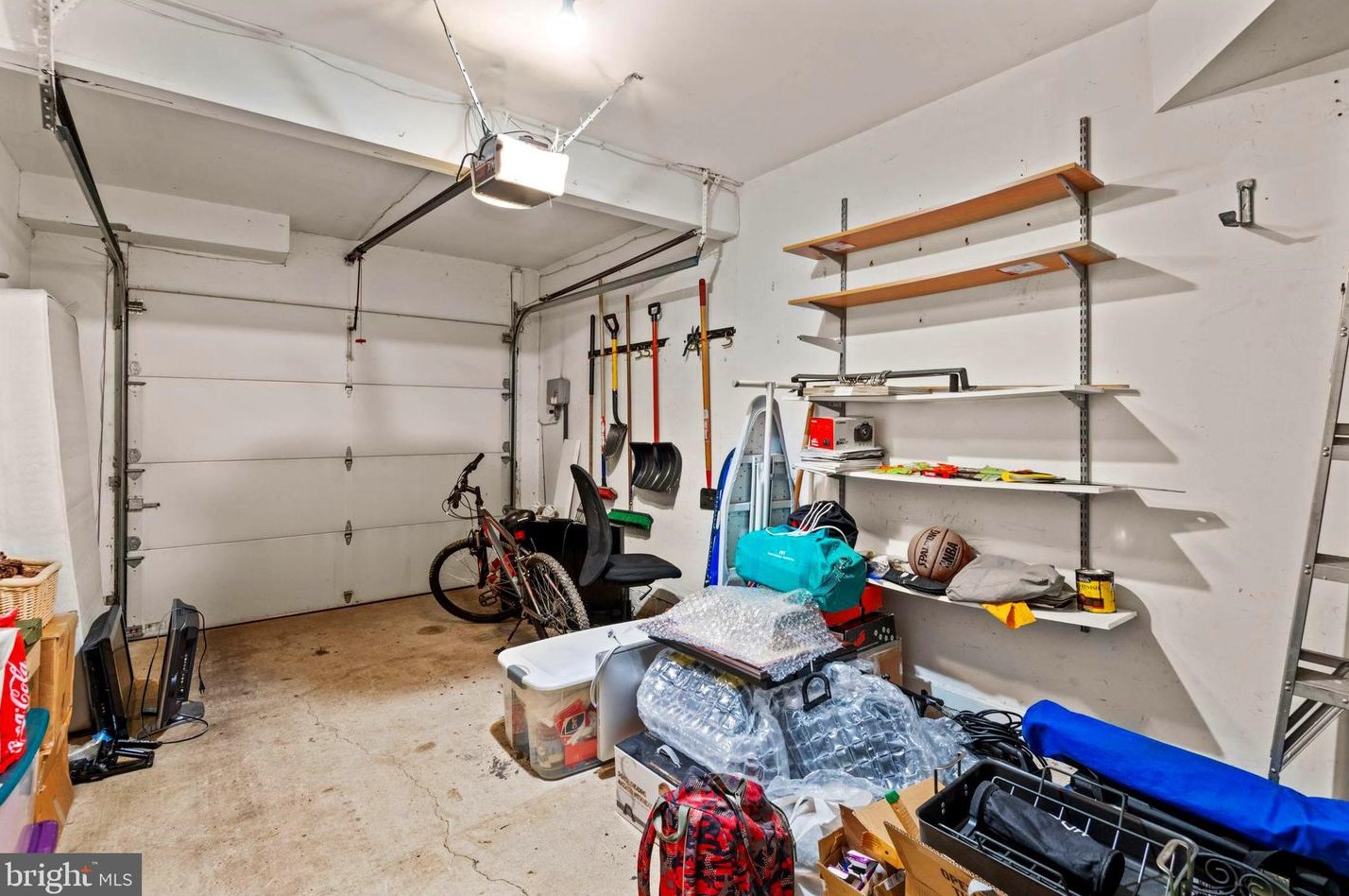 6211 Gentle Ln, Alexandria VA 22310-2260 exterior