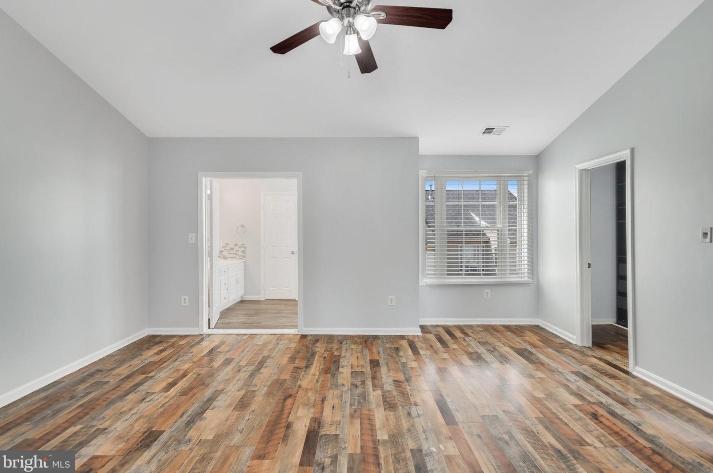 13565 Cedar Run Ln, Herndon VA 20171-3263 exterior