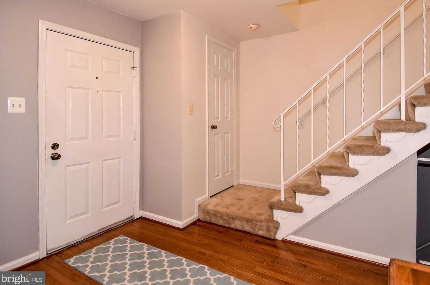 7414 Willshire Hunt Ct, Springfield VA  22153-1357 exterior