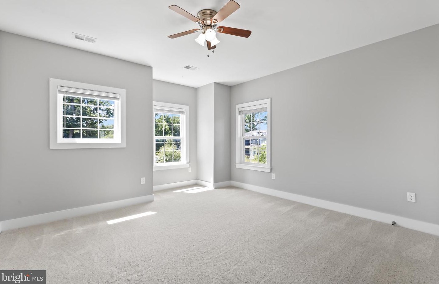 203 Tapawingo Rd, Vienna VA  22180-5975 exterior
