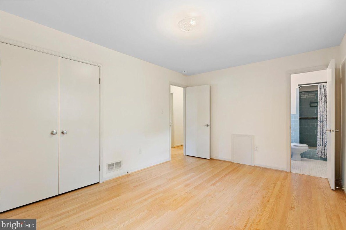 6707 Beddoo St, Alexandria VA 22306-6605 exterior