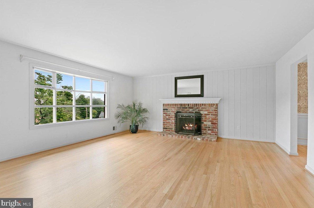 6707 Beddoo St, Alexandria VA 22306-6605 exterior