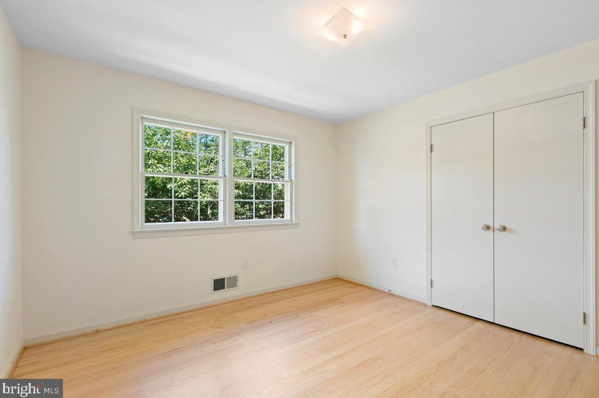 6707 Beddoo St, Alexandria VA 22306-6605 exterior