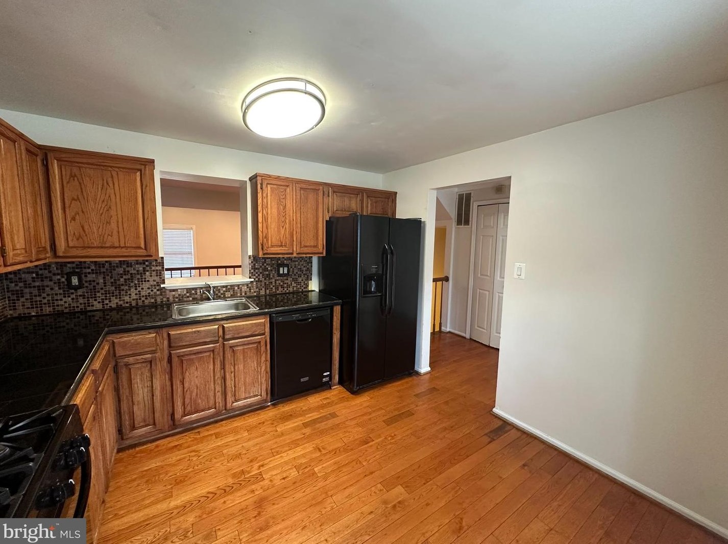 14486 Four Chimney Dr, Centreville VA  20120-3233 exterior