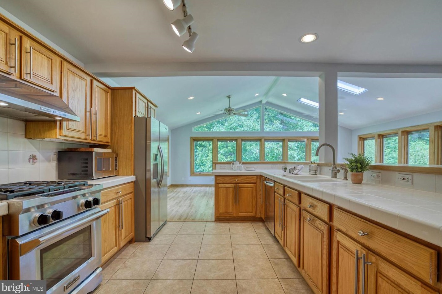 4201 Christine Pl, Alexandria VA 22311-1109 exterior