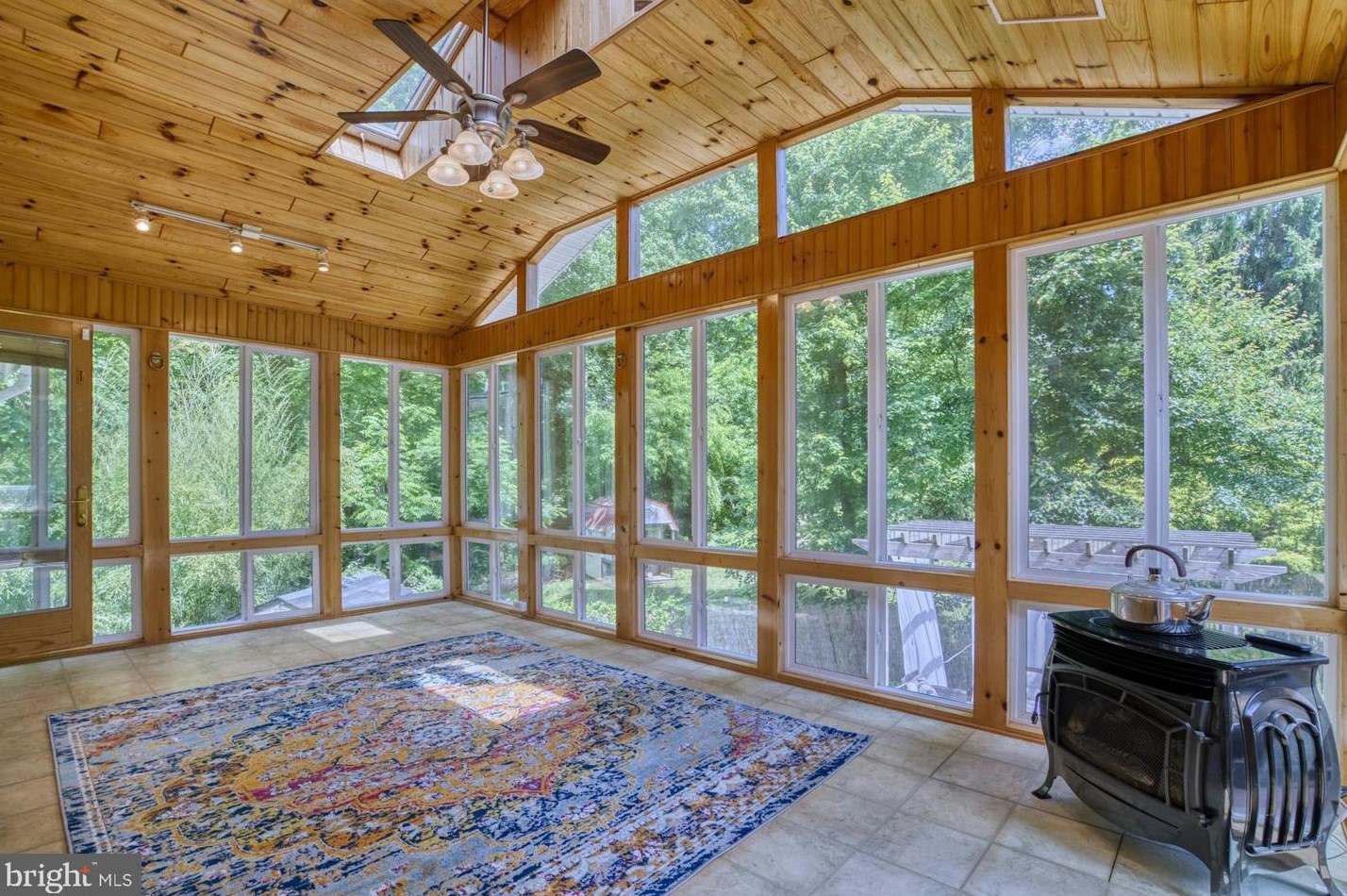 4201 Christine Pl, Alexandria VA 22311-1109 exterior