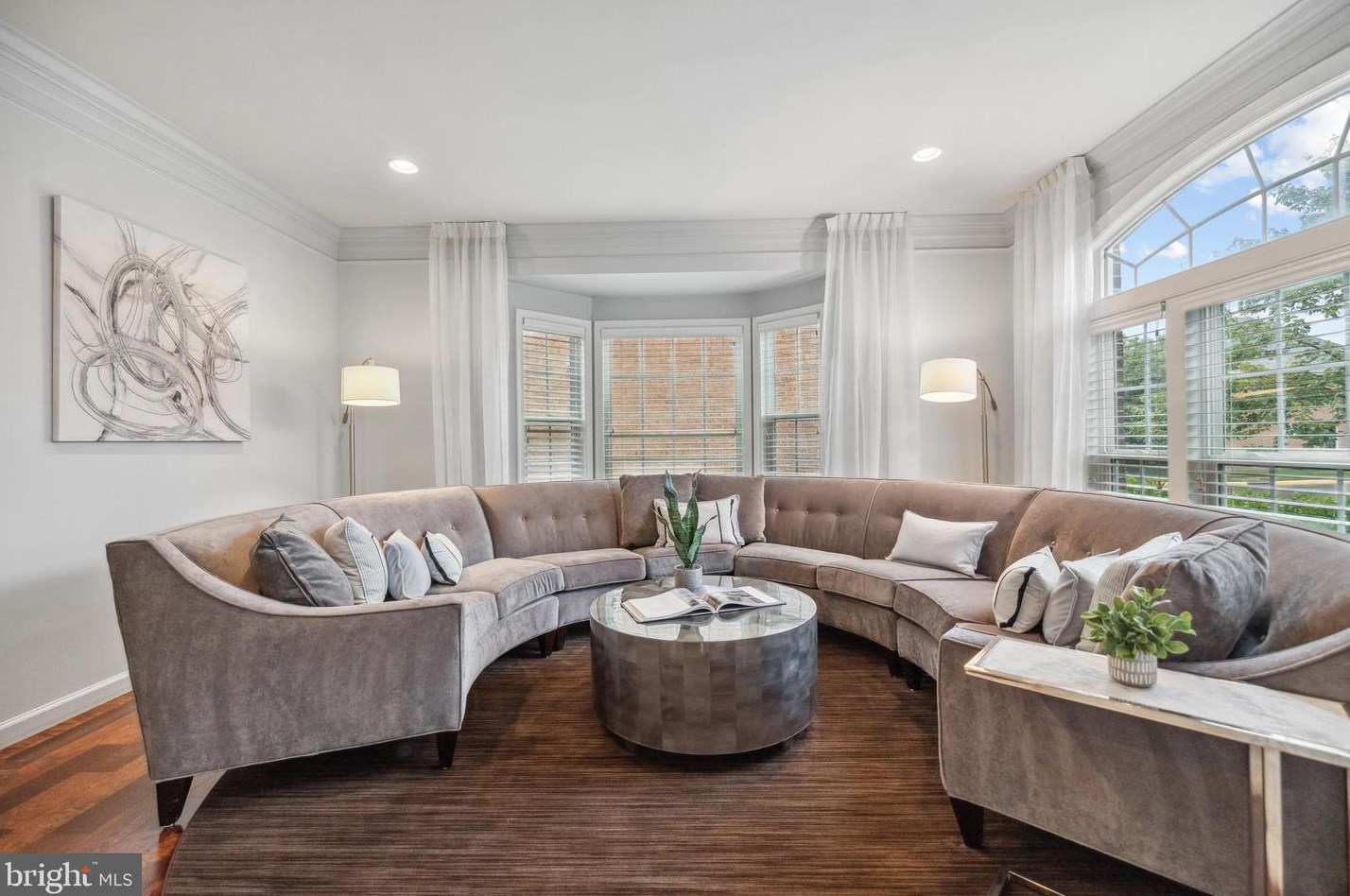 3991 Woodberry Mdw Dr, Fairfax VA  22033-2498 exterior