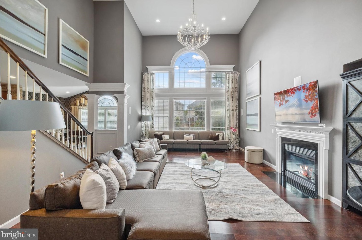 3991 Woodberry Mdw Dr, Fairfax VA  22033-2498 exterior