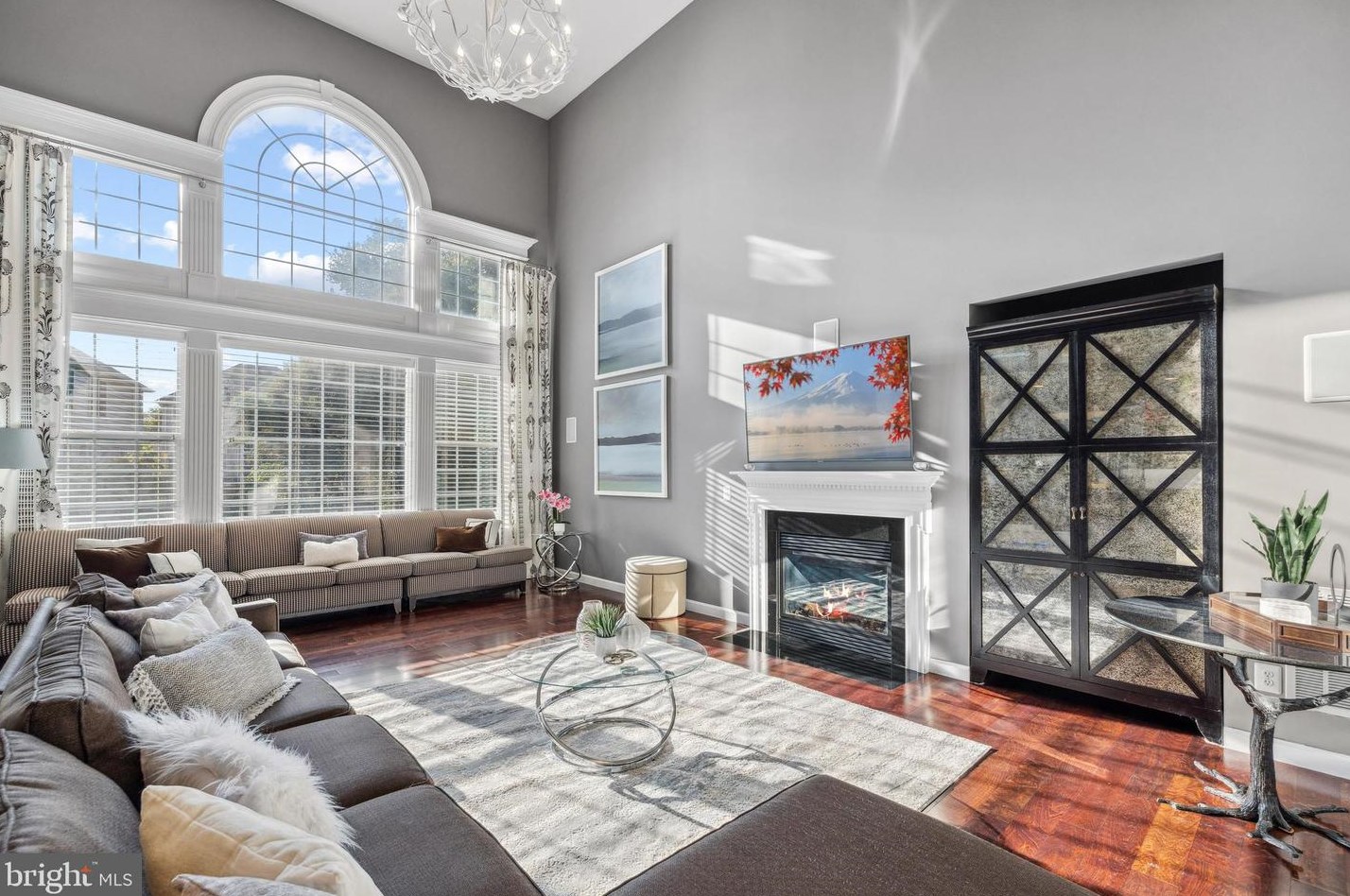 3991 Woodberry Mdw Dr, Fairfax VA  22033-2498 exterior