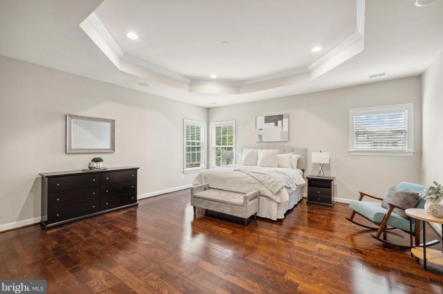 3991 Woodberry Mdw Dr, Fairfax VA  22033-2498 exterior