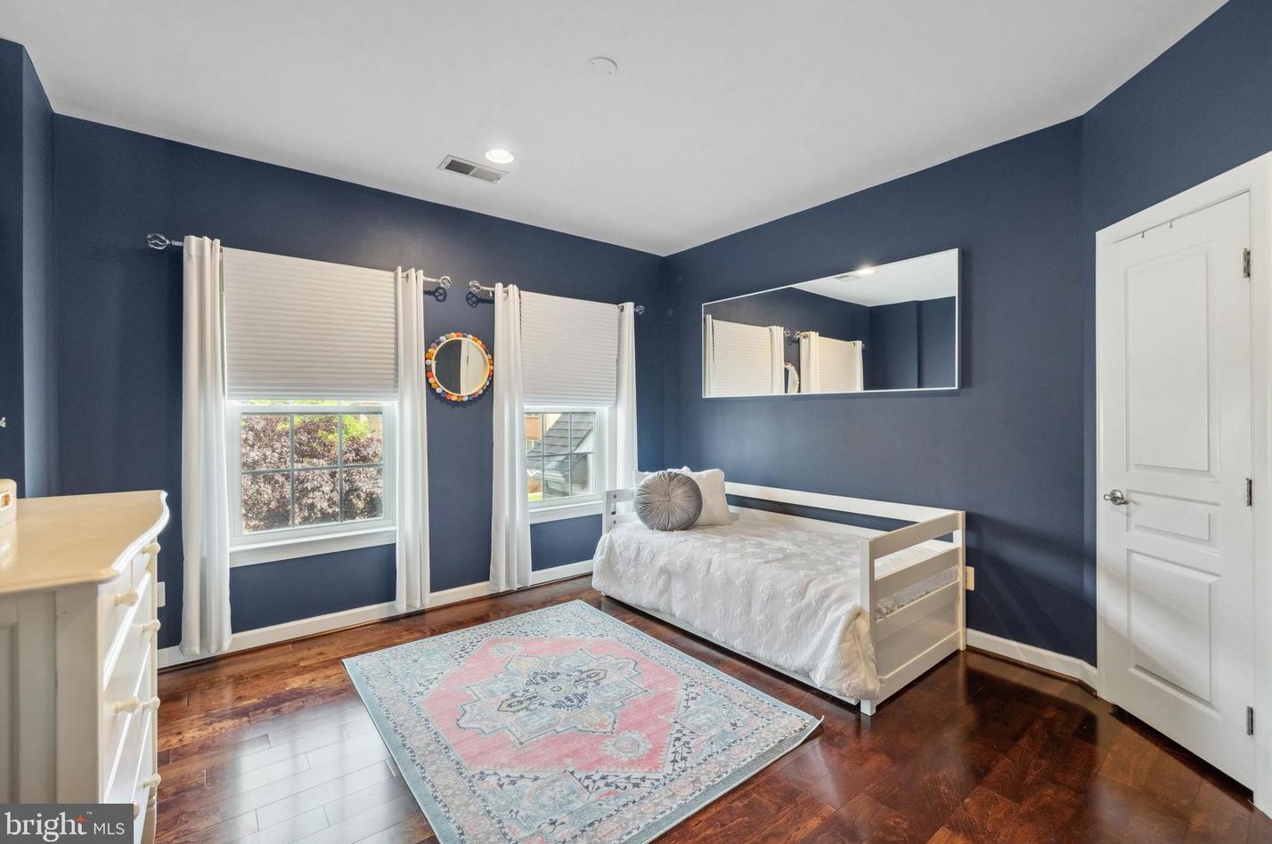 3991 Woodberry Mdw Dr, Fairfax VA  22033-2498 exterior