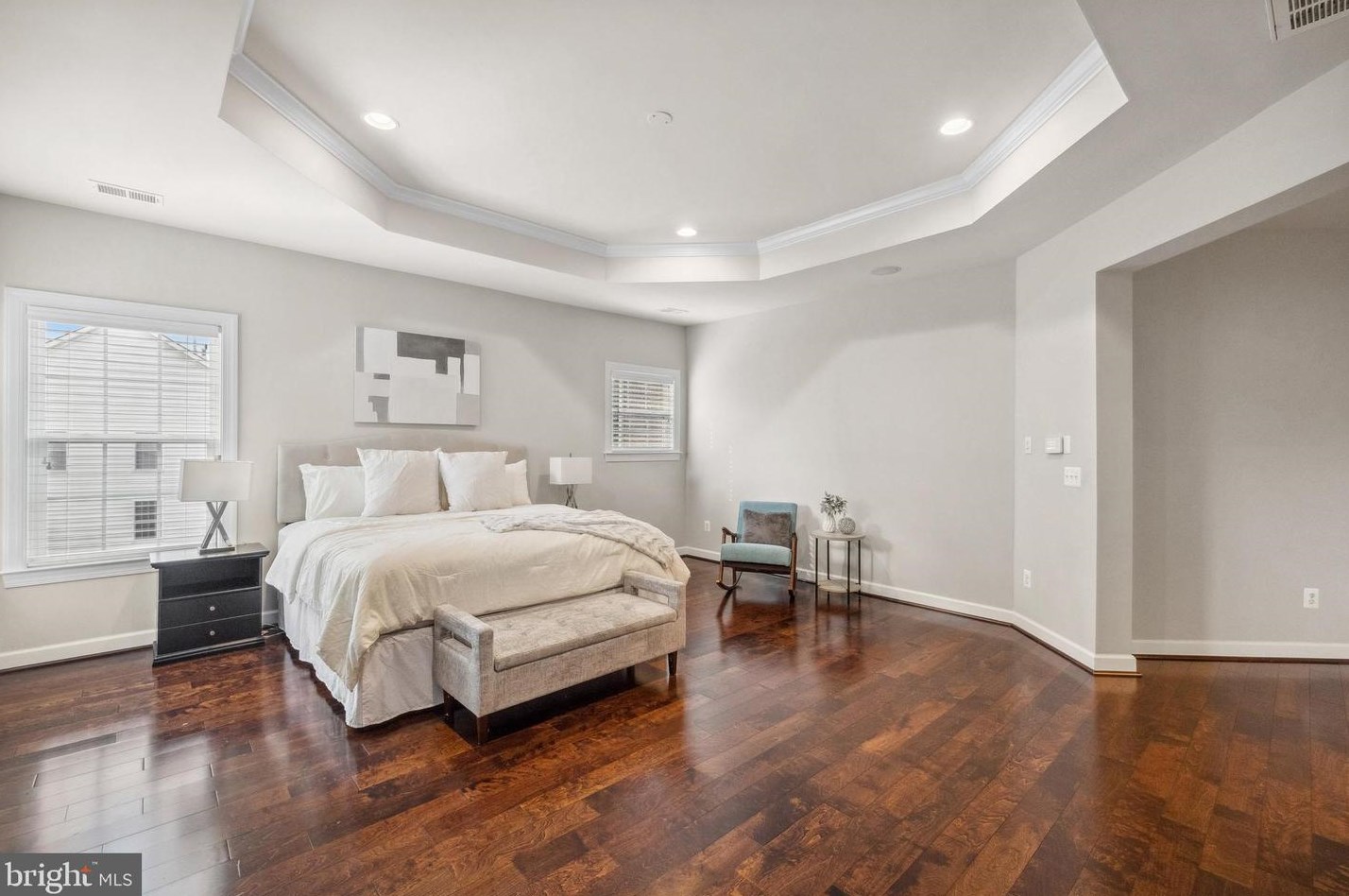 3991 Woodberry Mdw Dr, Fairfax VA  22033-2498 exterior