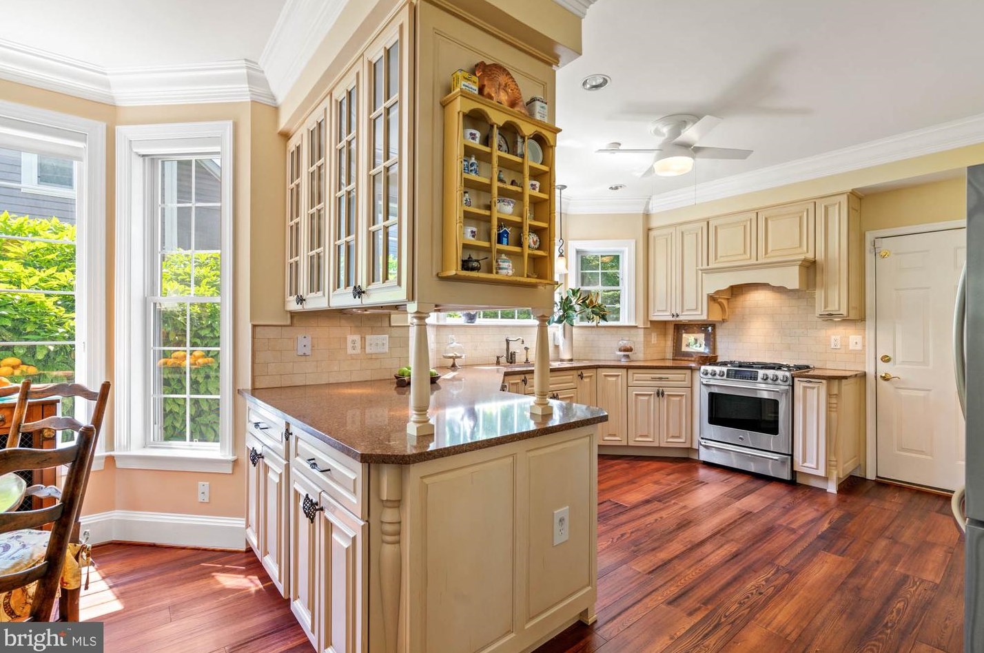 1249 Beverly Rd, Mc Lean VA 22101-2802 exterior