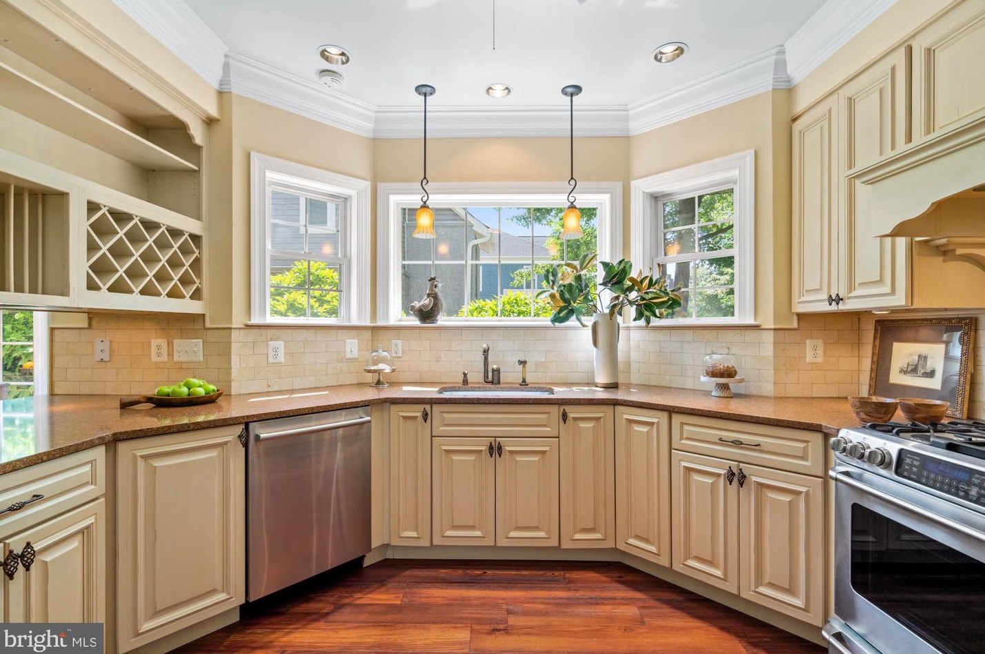 1249 Beverly Rd, Mc Lean VA 22101-2802 exterior