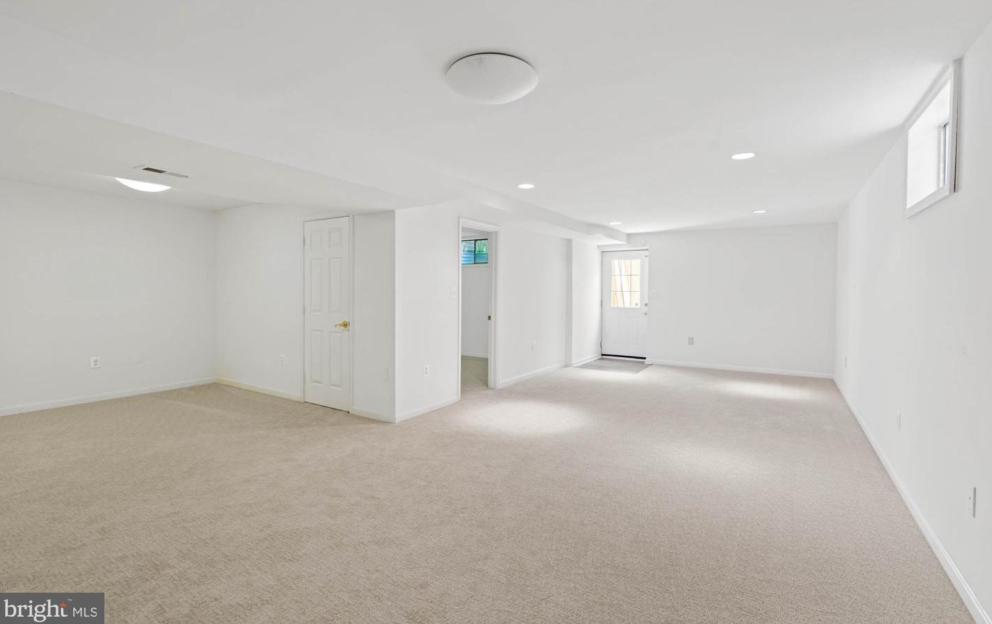 1249 Beverly Rd, Mc Lean VA 22101-2802 exterior