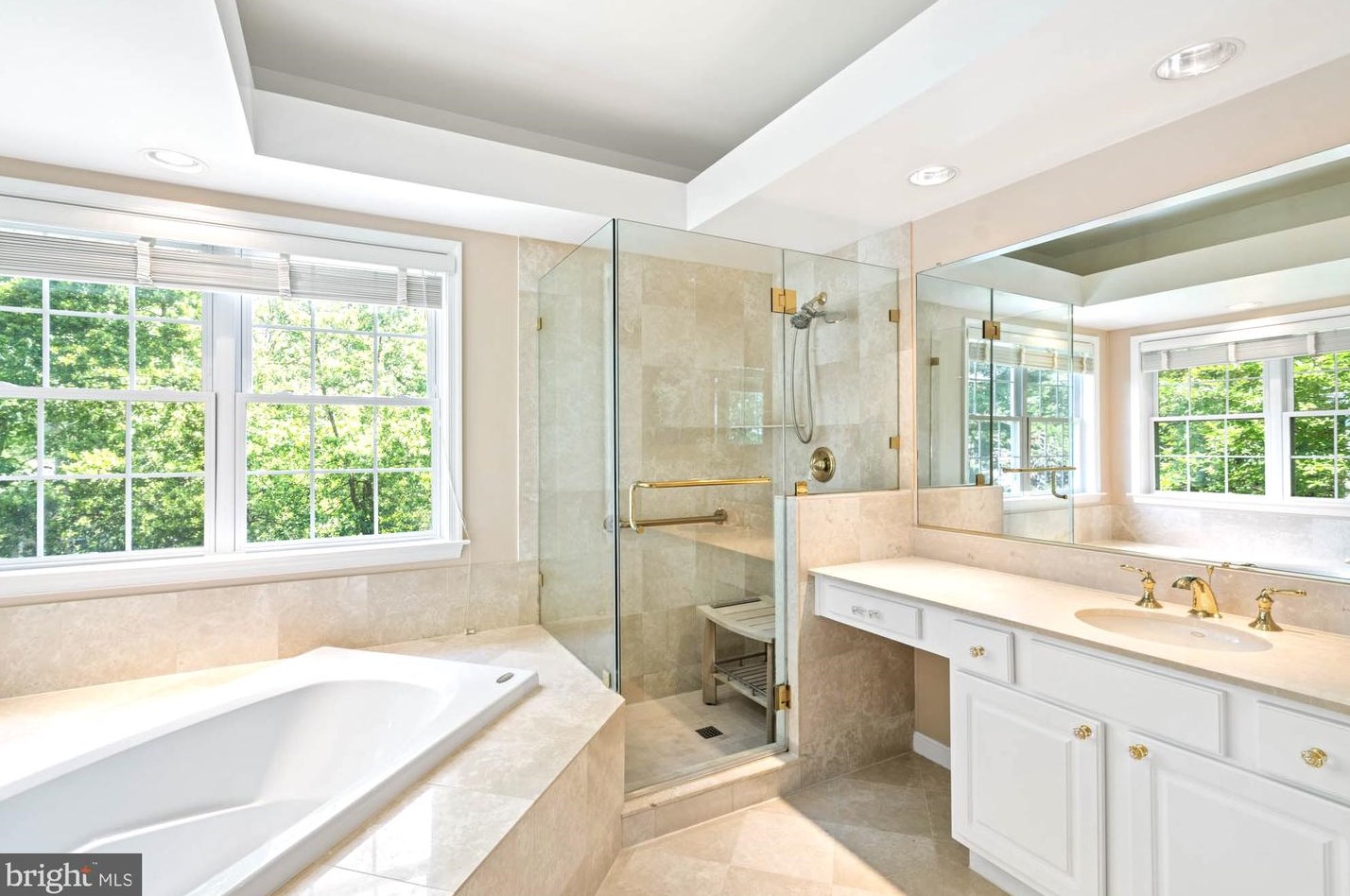 1249 Beverly Rd, Mc Lean VA 22101-2802 exterior