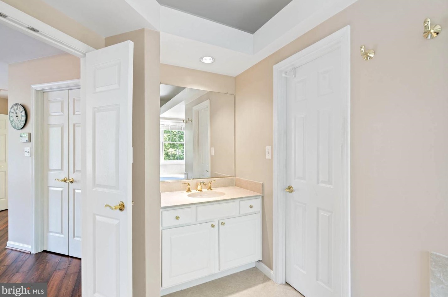 1249 Beverly Rd, Mc Lean VA 22101-2802 exterior