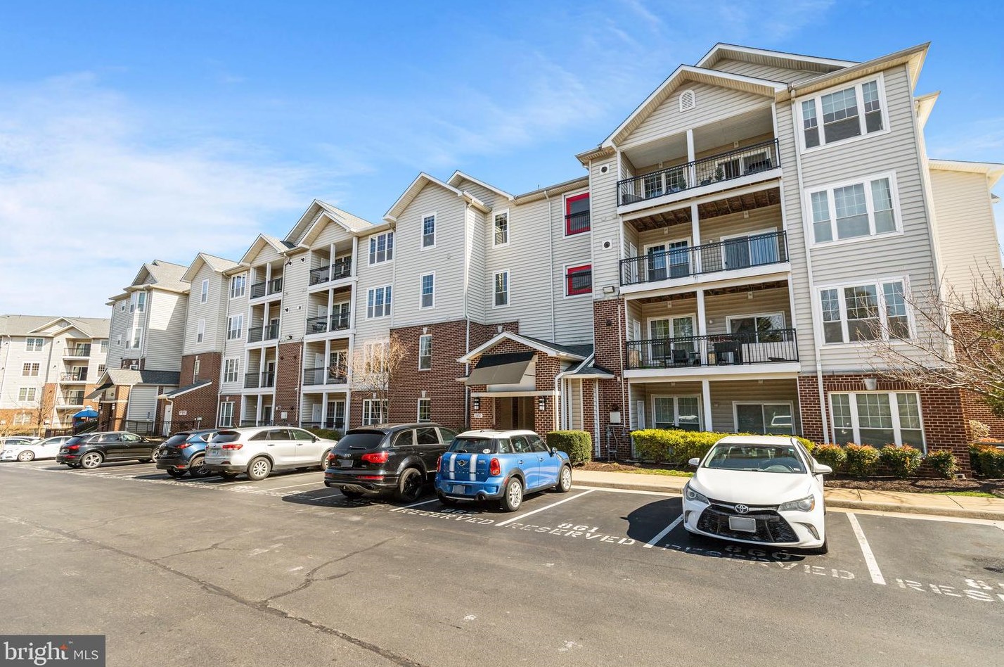 1550 Spring Gate Dr, Mc Lean VA  22102-3423 exterior