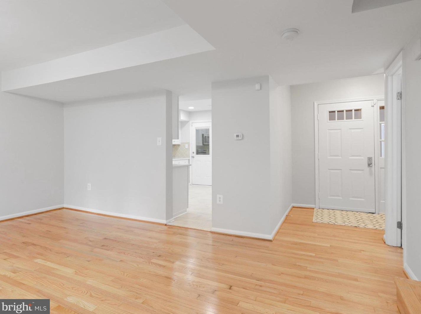 1129 Moorefield Hill Ct, Vienna VA  22180-6246 exterior