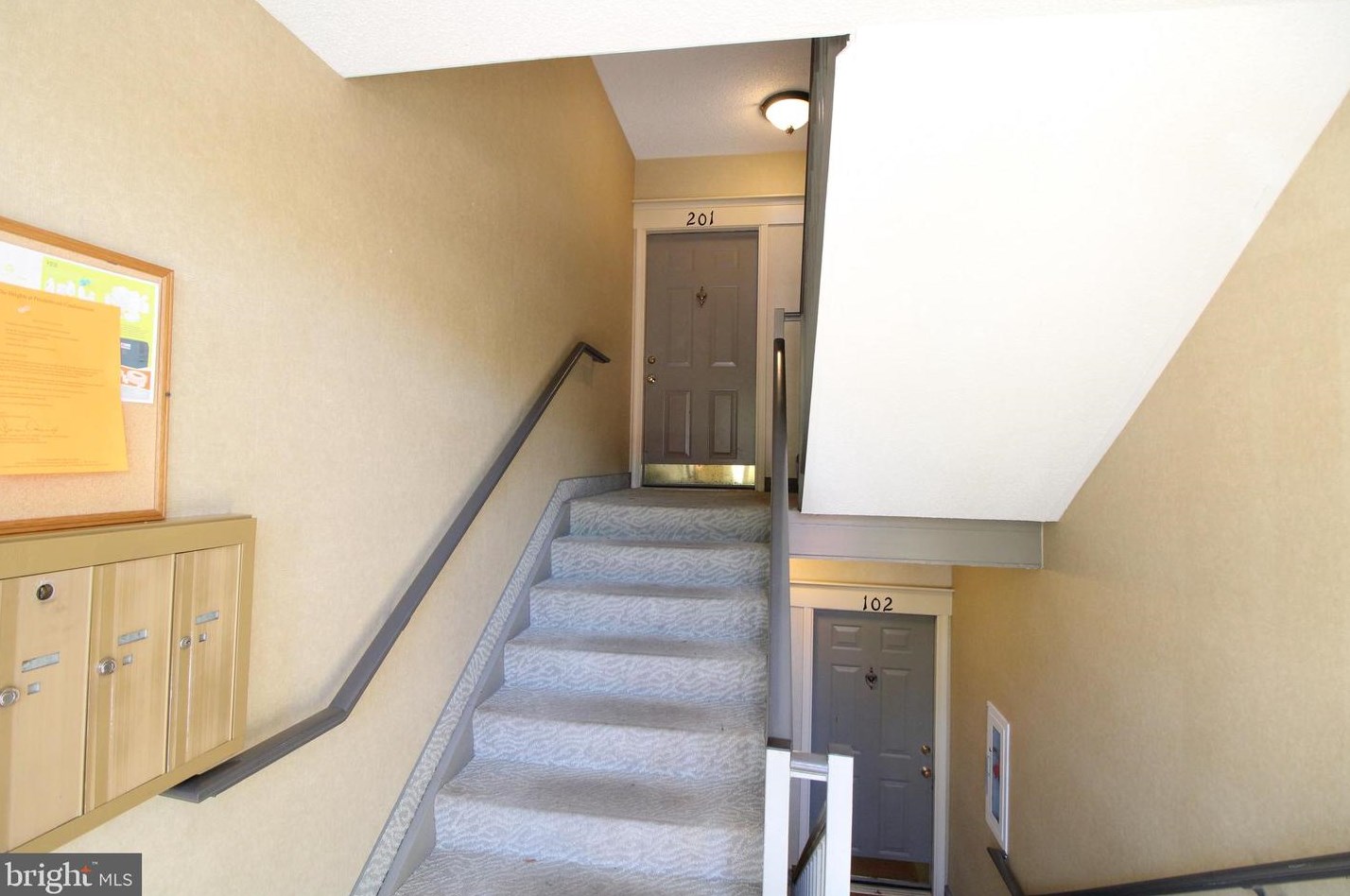 12016 Golf Ridge Ct, Fairfax VA 22033-2616 exterior