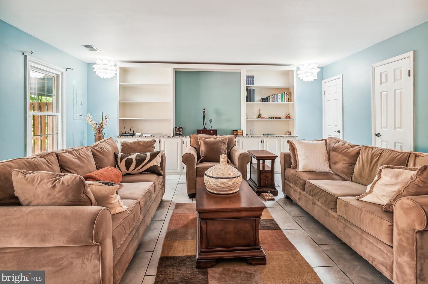 7037 Ashleigh Mnr Ct, Alexandria VA 22315-4757 exterior