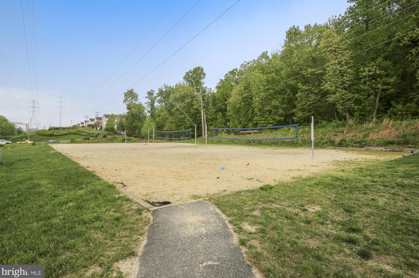 7037 Ashleigh Mnr Ct, Alexandria VA 22315-4757 exterior