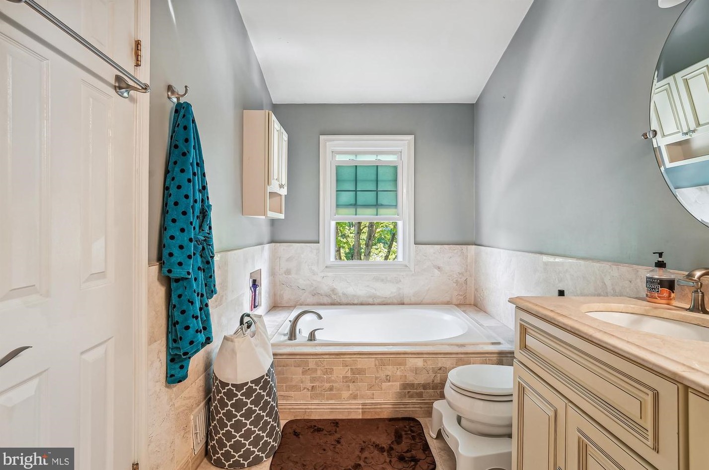 7037 Ashleigh Mnr Ct, Alexandria VA 22315-4757 exterior