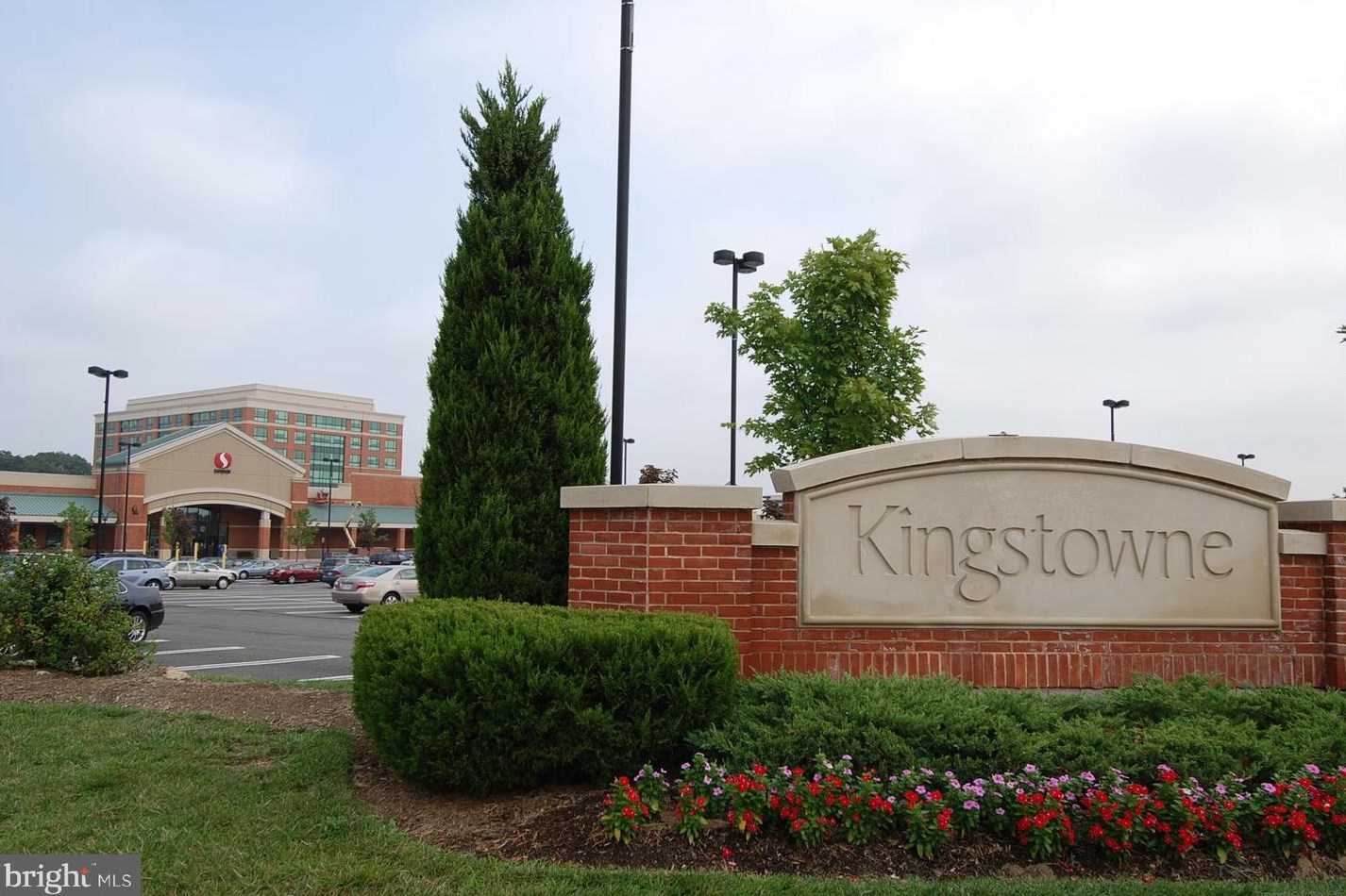 7037 Ashleigh Mnr Ct, Alexandria VA 22315-4757 exterior