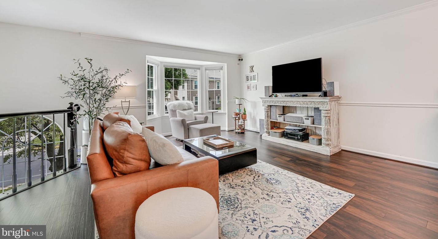 6007 Lands End Ln, Alexandria VA 22315-2666 exterior