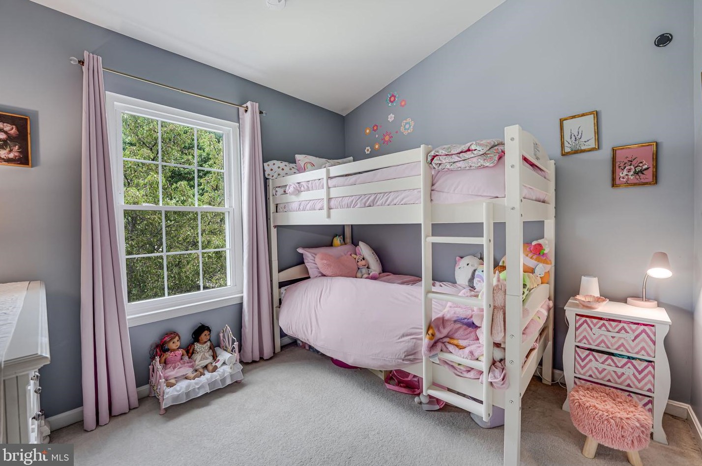 6007 Lands End Ln, Alexandria VA 22315-2666 exterior