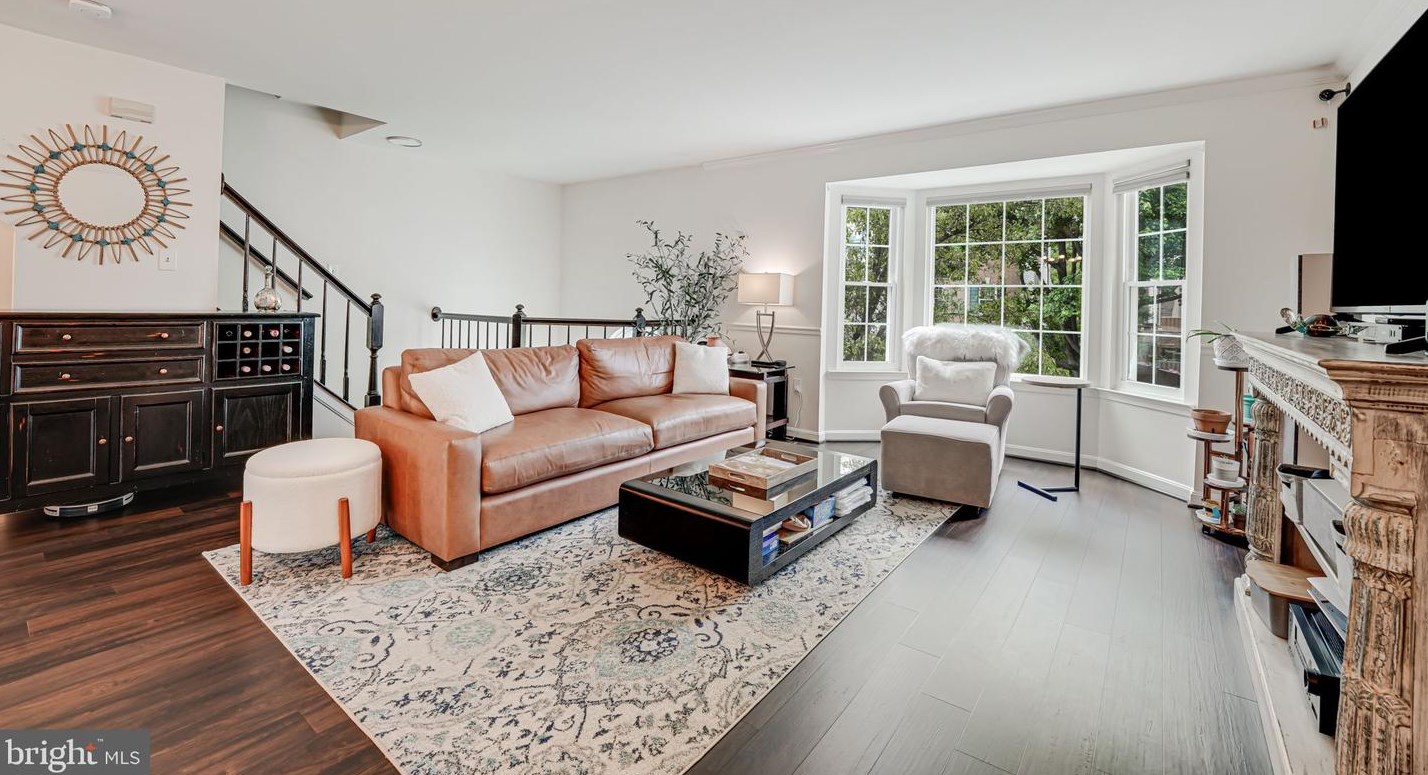 6007 Lands End Ln, Alexandria VA 22315-2666 exterior