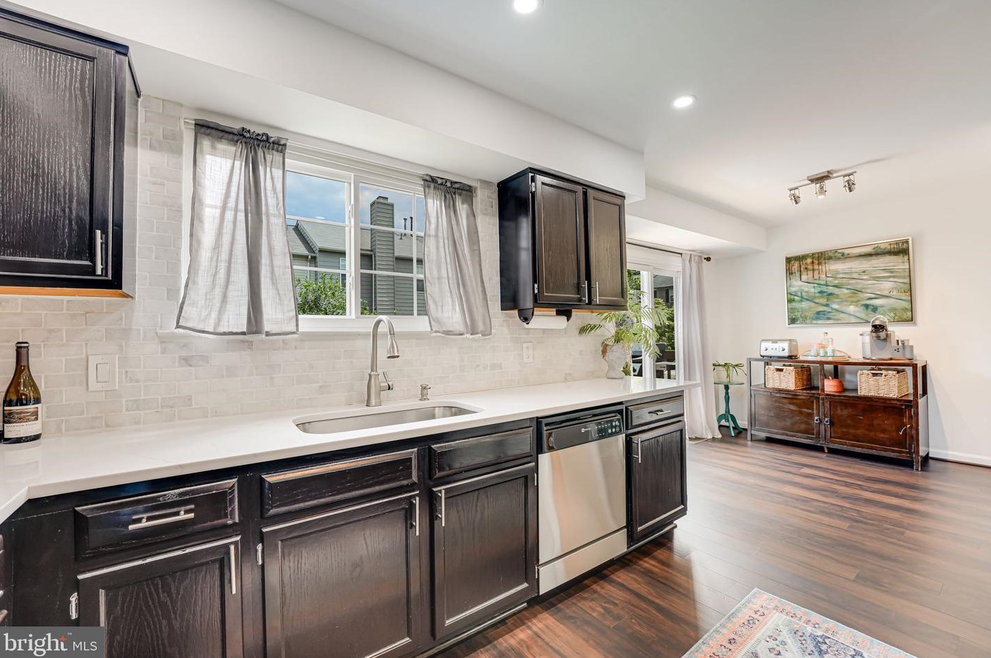 6007 Lands End Ln, Alexandria VA 22315-2666 exterior