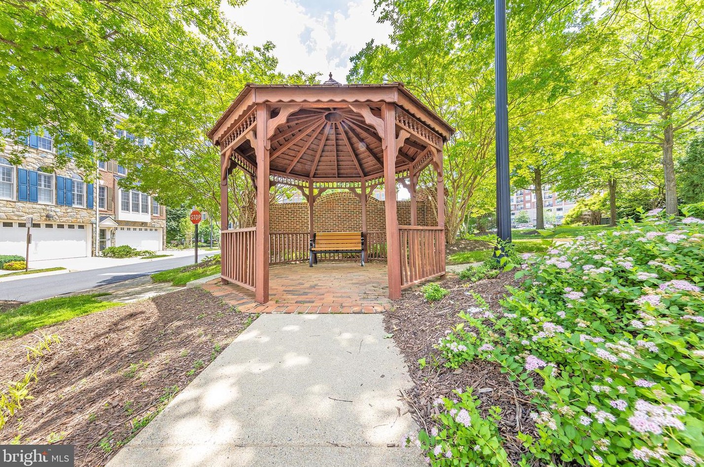 11425 Log Rdg Dr, Fairfax VA  22030-8528 exterior