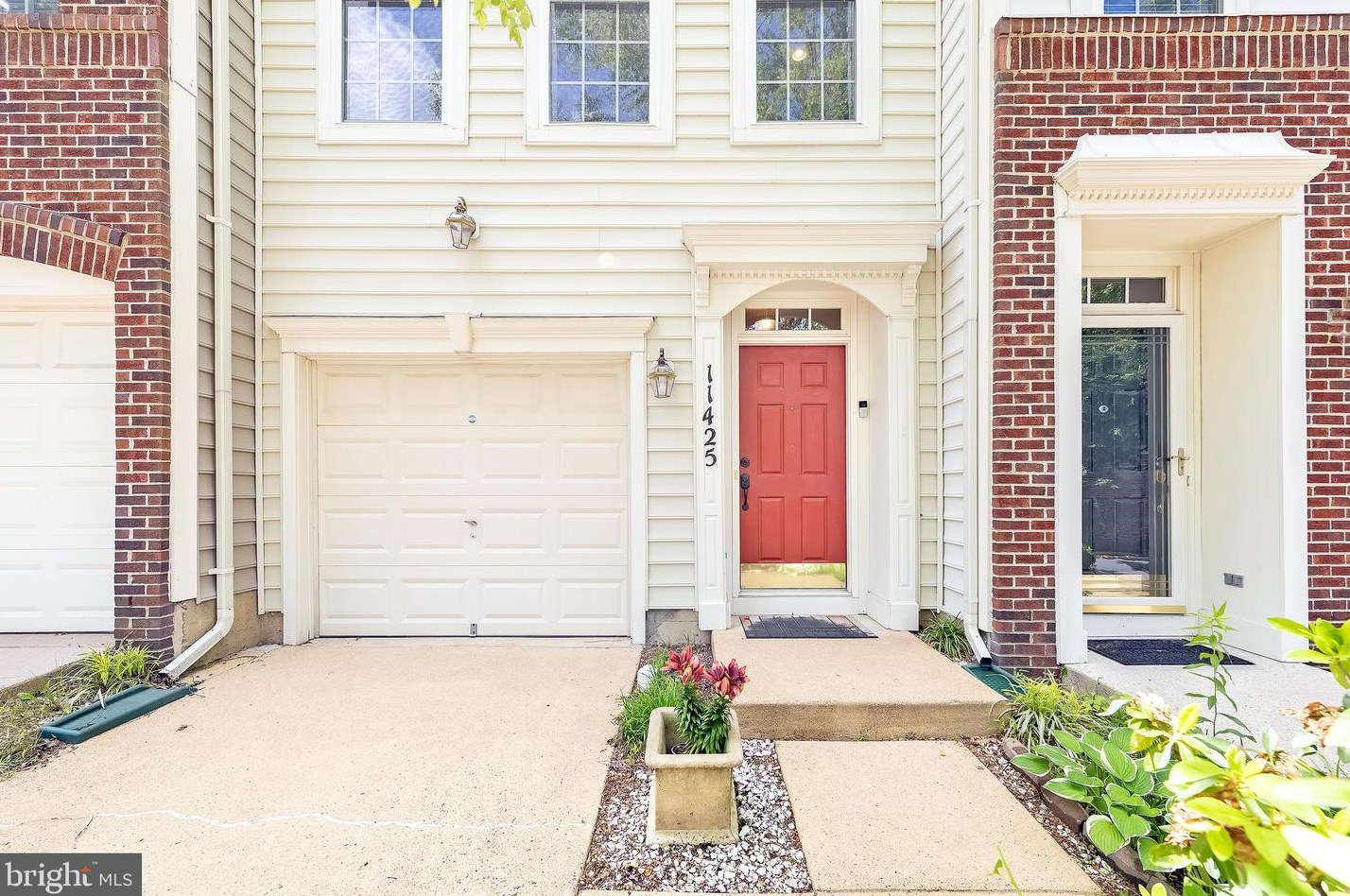 11425 Log Ridge Dr, Fairfax VA  22030-8528 exterior