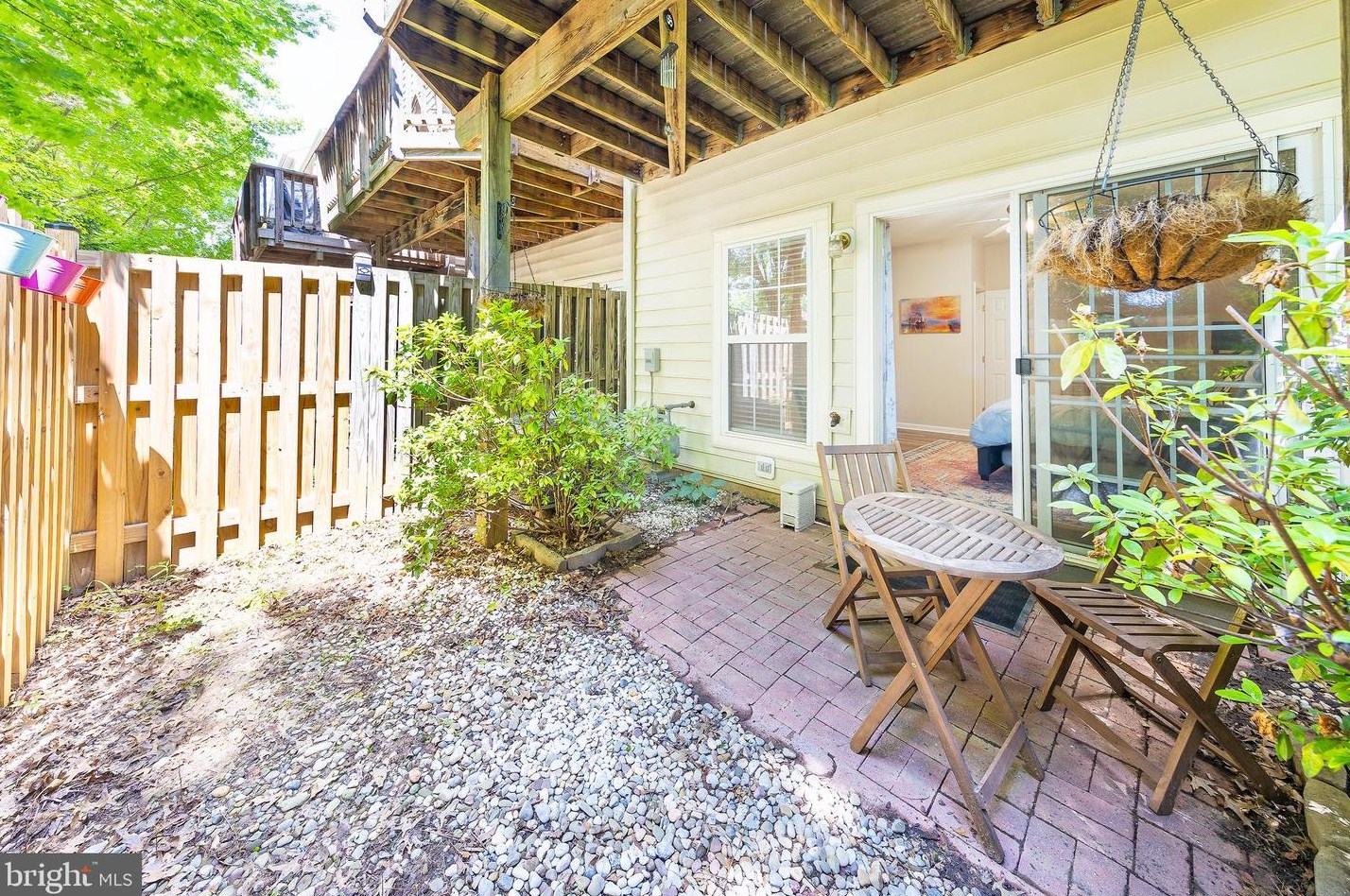 11425 Log Rdg Dr, Fairfax VA  22030-8528 exterior