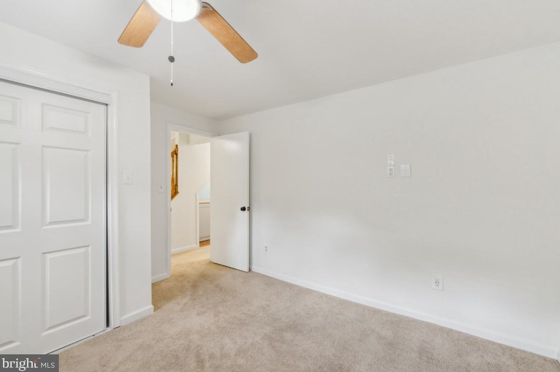 6120 Stonepath Cir, Centreville VA  20120-3422 exterior