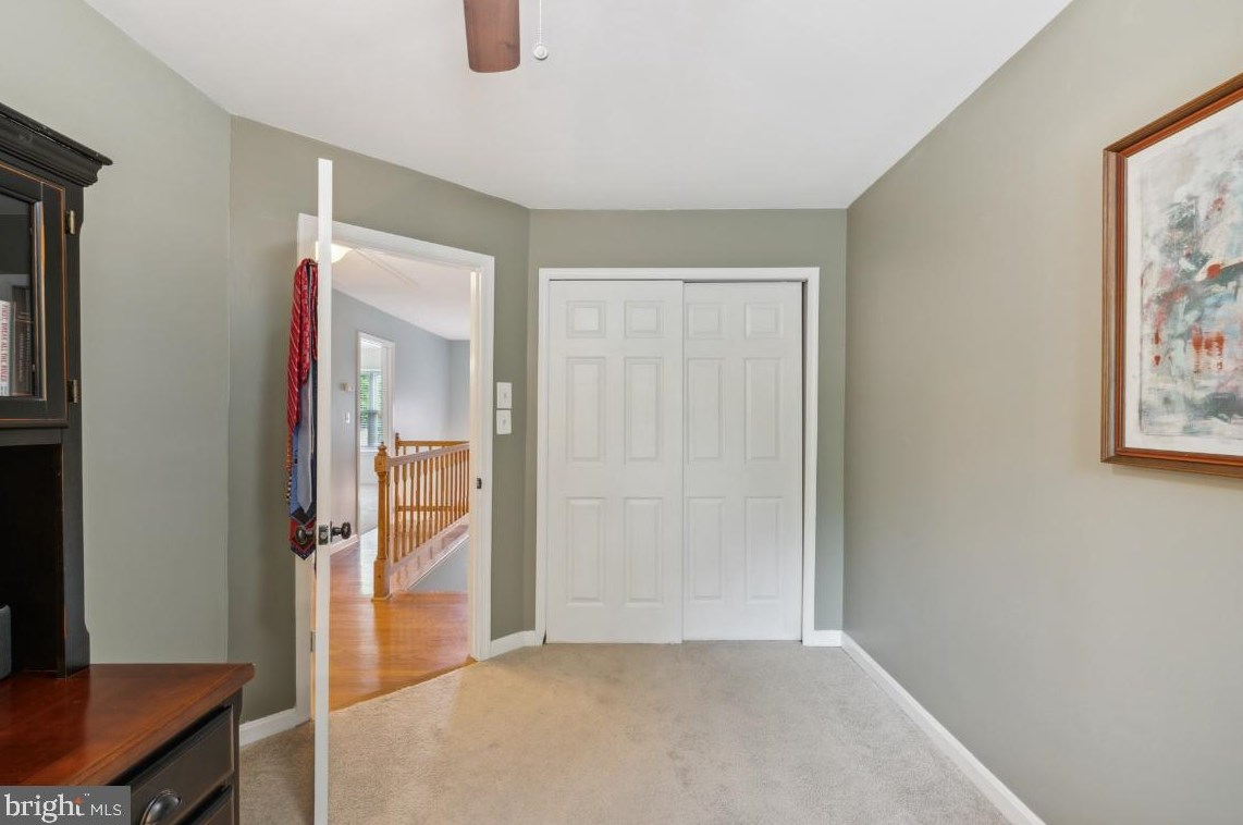 6120 Stonepath Cir, Centreville VA  20120-3422 exterior