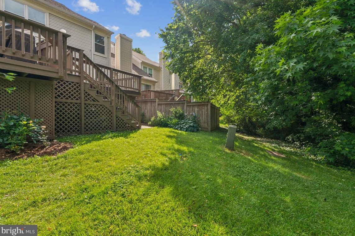 6120 Stonepath Cir, Centreville VA  20120-3422 exterior