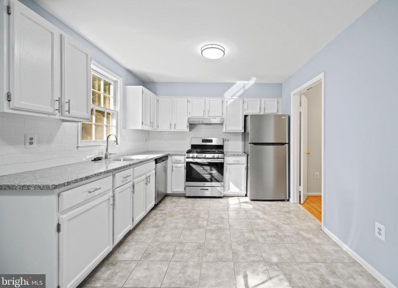 4723 Gainsborough Dr, Fairfax VA 22032-2380 exterior