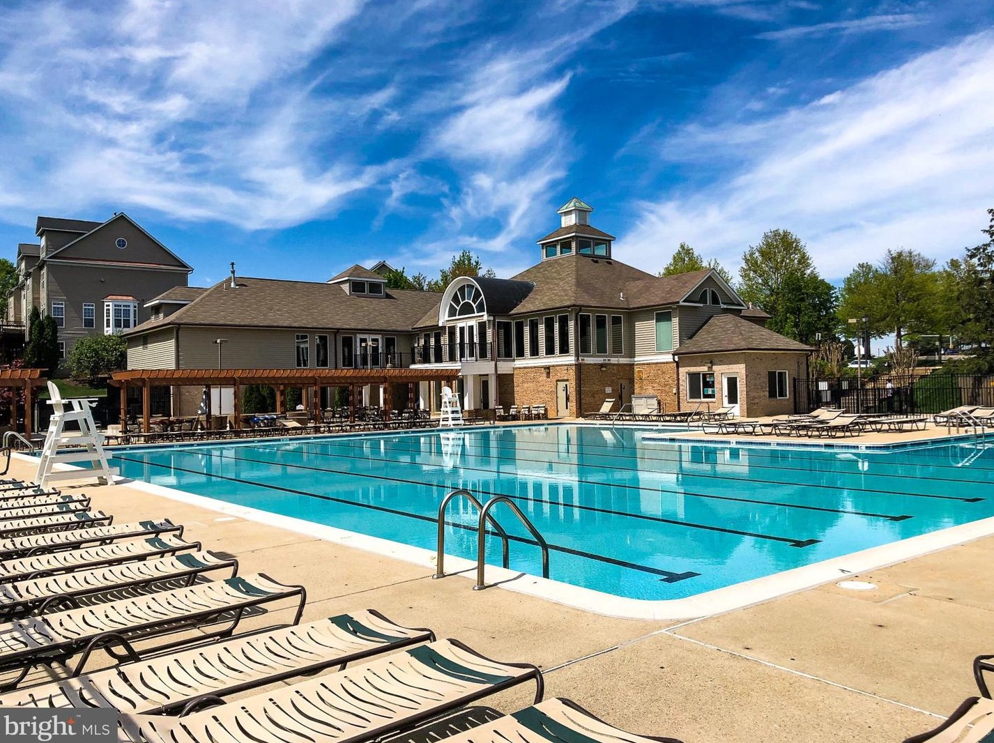 7465 Cross Gate Ln, Alexandria VA 22315-4621 exterior