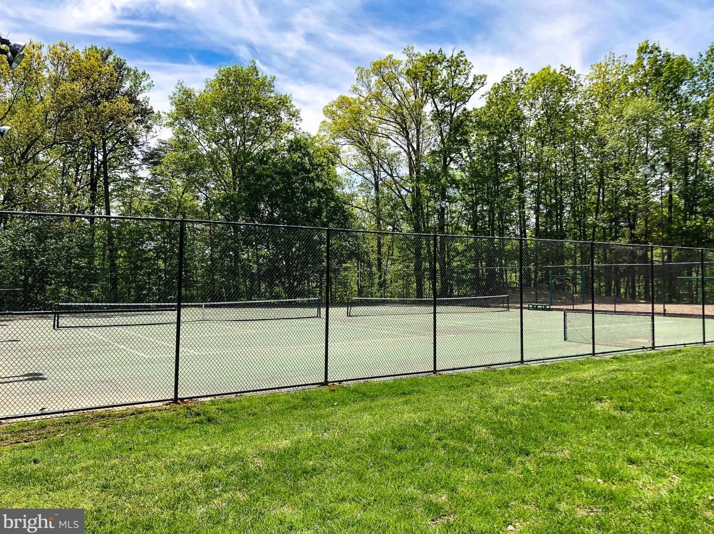 7465 Cross Gate Ln, Alexandria VA 22315-4621 exterior